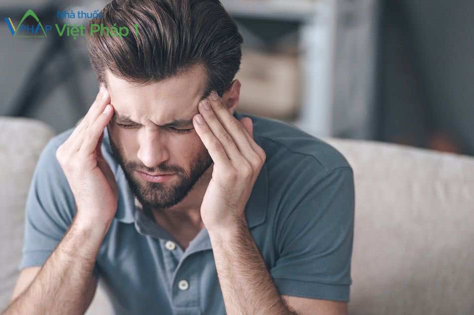 Nhức đầu, chóng mặt là một tác dụng phụ do thuốc Meyerazol gây ra