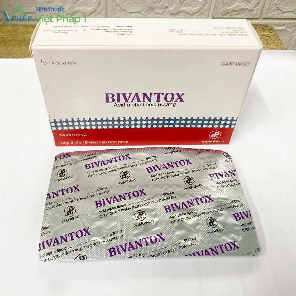 Hình ảnh hộp và vỉ thuốc Bivantox 600mg được chụp tại Nhà thuốc Việt Pháp 1