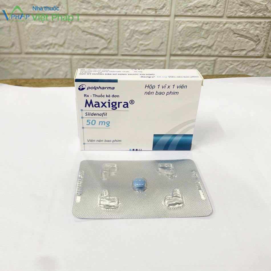 Hình ảnh hộp và vỉ thuốc Maxigra được chụp tại Nhà thuốc Việt Pháp 1
