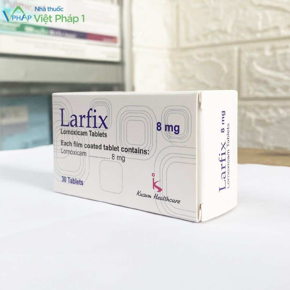 Hộp 30 viên thuốc Larfix 8mg chụp tại Nhà Thuốc Việt Pháp 1