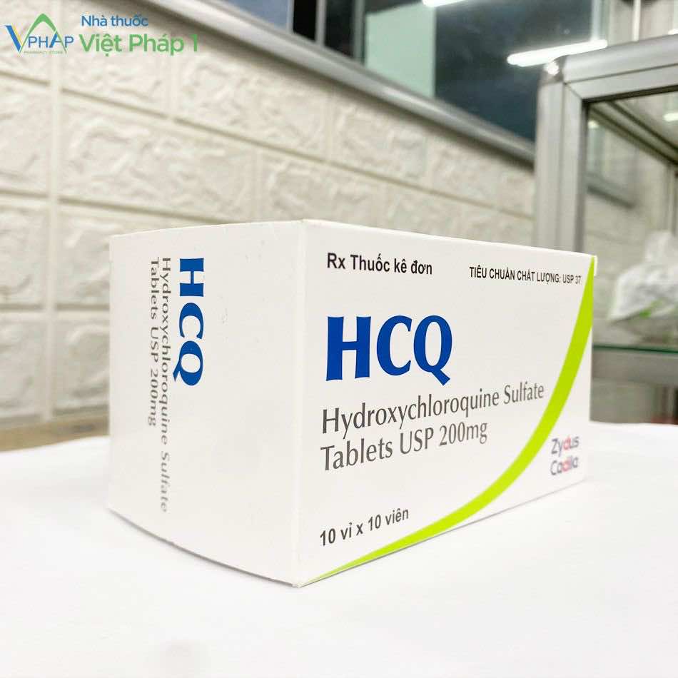 Hộp thuốc HCQ được chụp tại Nhà thuốc Việt Pháp 1
