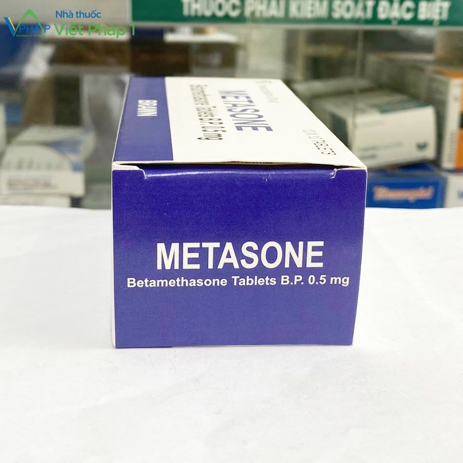 Hộp thuốc Metasone nhìn ngang