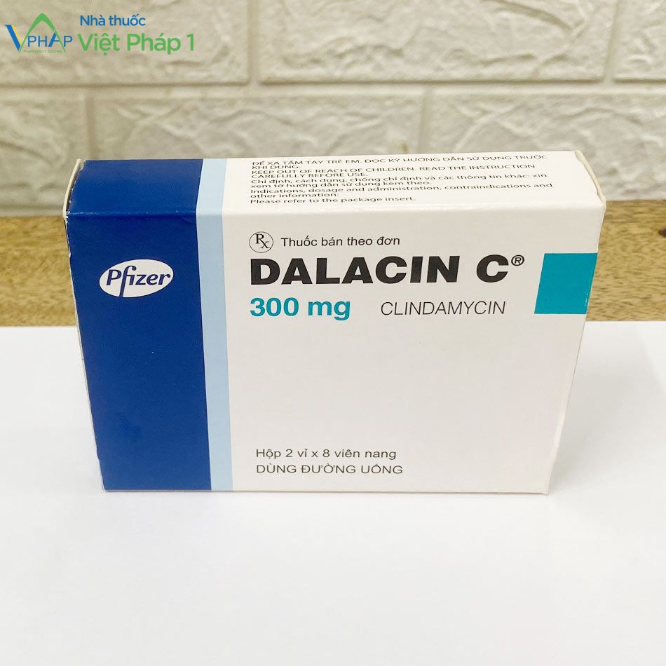 Mặt trước hộp thuốc Dalacin C