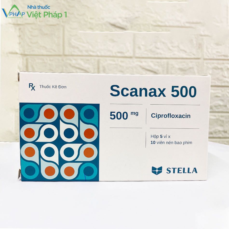 Hộp thuốc Scanax 500 được chụp tại Nhà Thuốc Việt Pháp 1