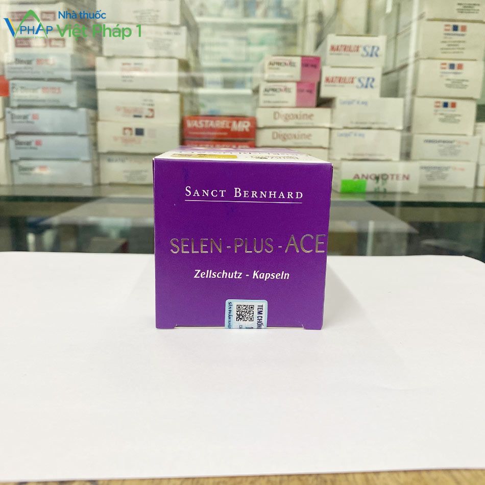 Hộp 60 viên sản phẩm Selen Plus ACE được chụp tại Nhà Thuốc Việt Pháp 1