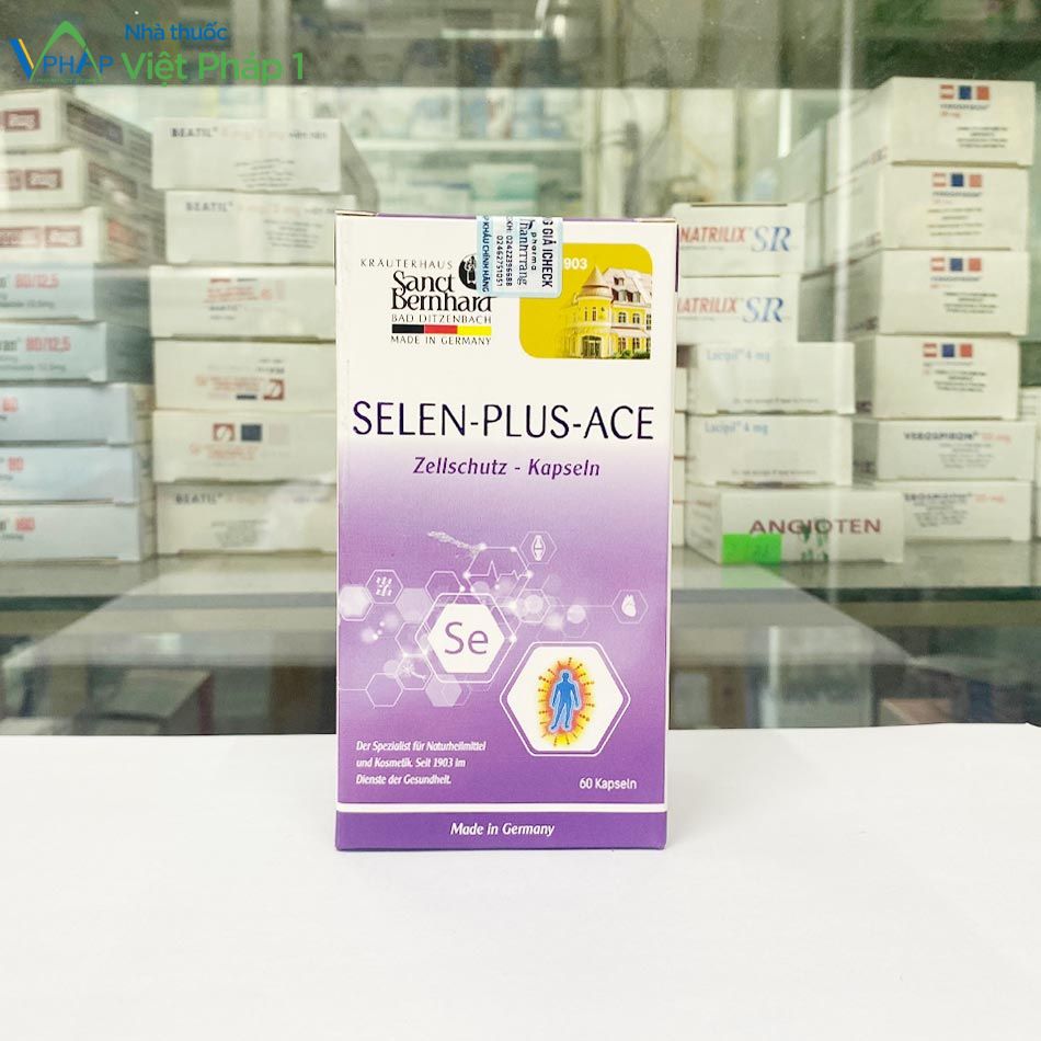 Hộp sản phẩm Selen Plus ACE được chụp tại Nhà Thuốc Việt Pháp 1