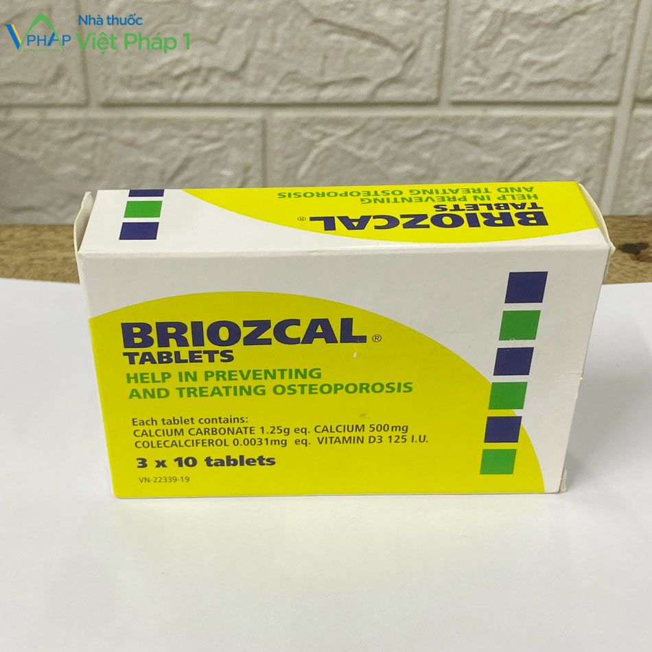 Canxi Briozcal chứa hai thành phần chính là Canxi và vitamin D