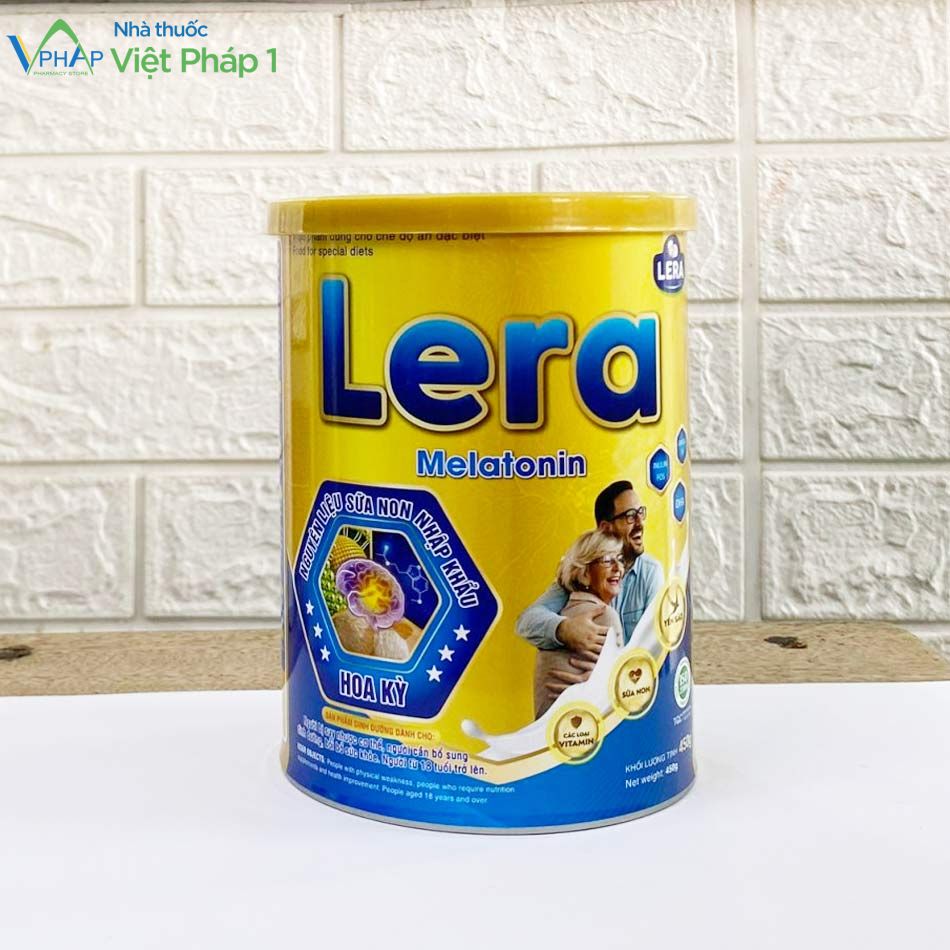 Lon 450 gram sữa Lera được chụp tại Nhà Thuốc Việt Pháp 1