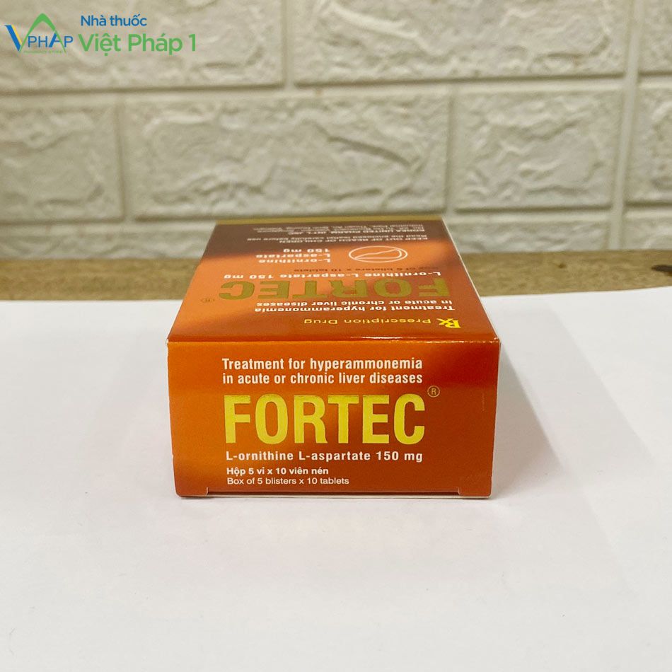 Hộp 50 viên thuốc Fortec được chụp tại Nhà Thuốc Việt Pháp 1