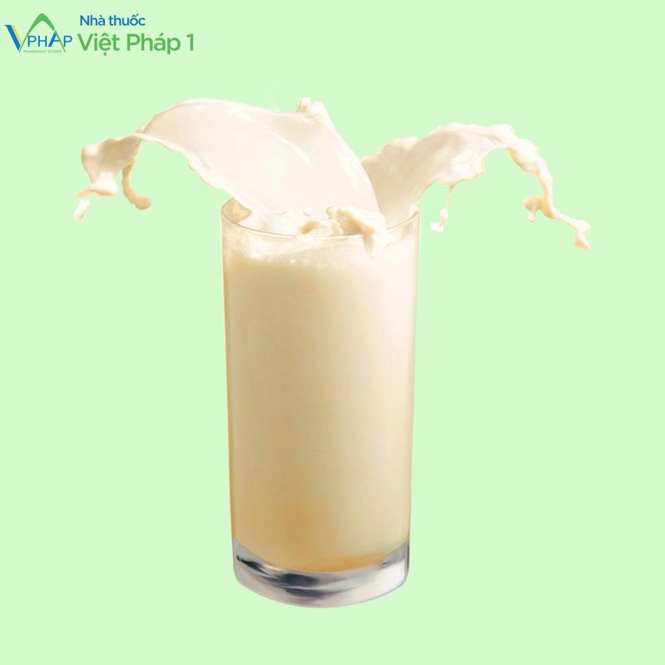 Một ly sữa pha chuẩn 240ml giàu dưỡng chất cùng 28 loại vitamin và khoáng chất