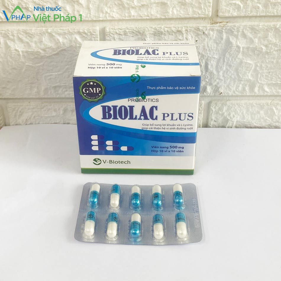 Hộp và vỉ của sản phẩm Biolac Plus được chụp tại Nhà Thuốc Việt Pháp 1