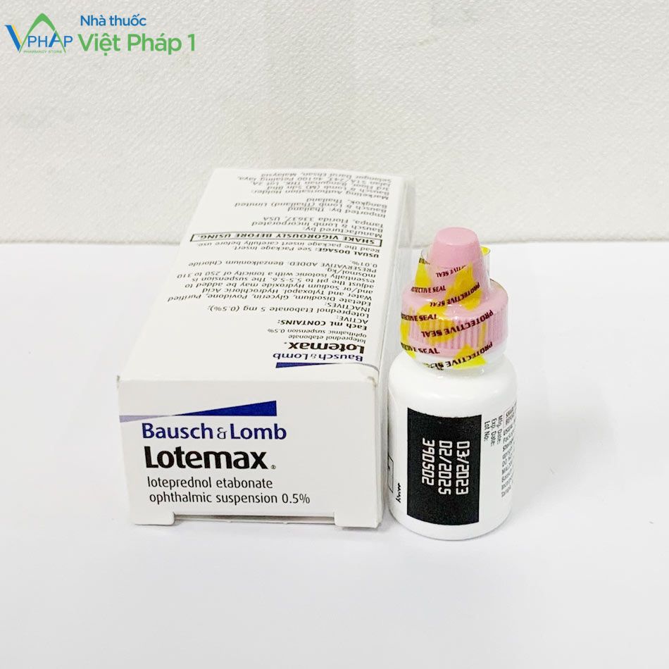 Hình ảnh: Hộp và lọ thuốc nhỏ mắt Lotemax 0.5 được chụp tại Nhà Thuốc Việt Pháp 1